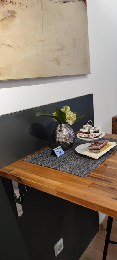 Apartment 1 Mit Terrasse Und Pkw-Stellplatz ليفركوزن المظهر الخارجي الصورة