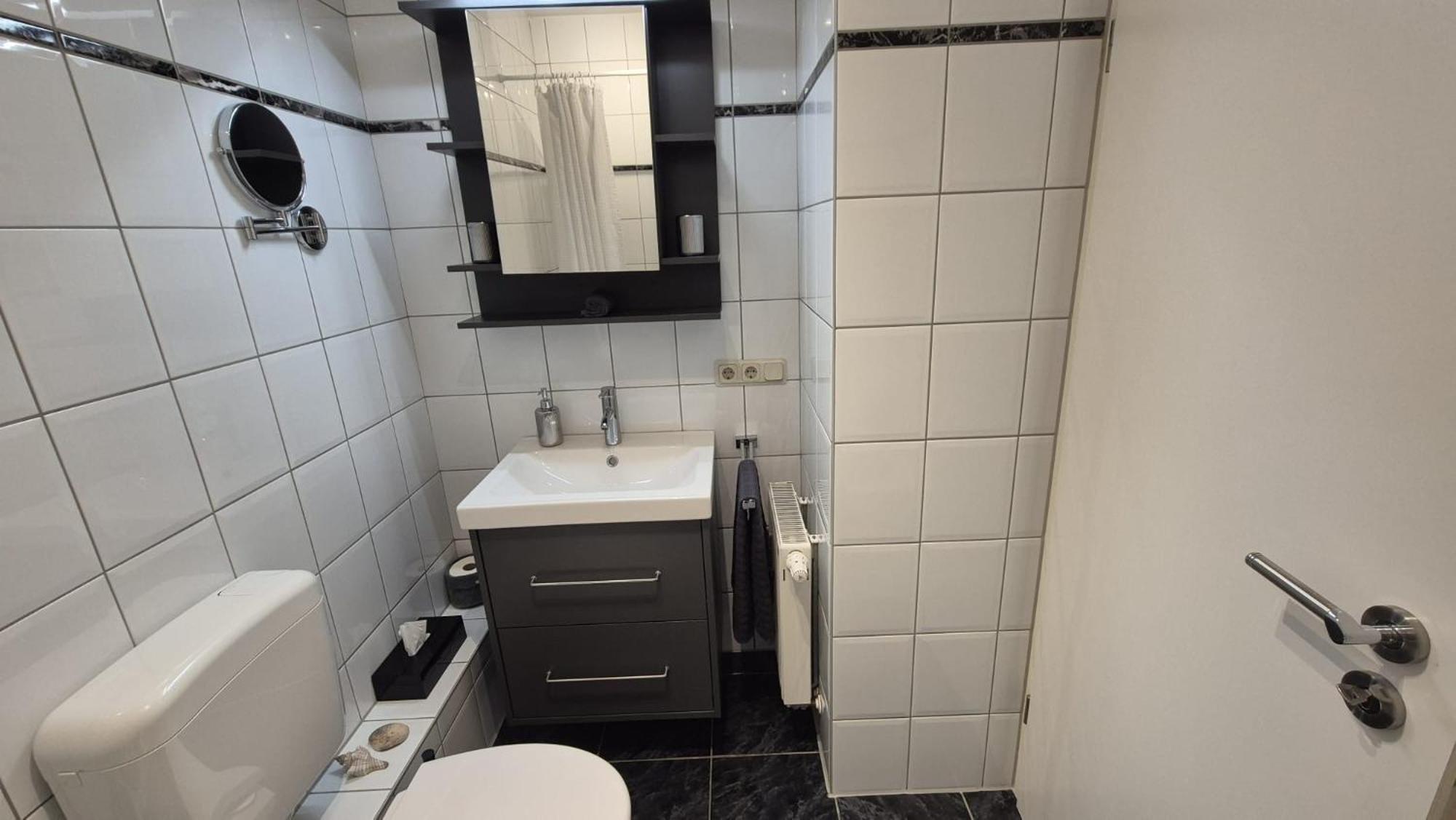Apartment 1 Mit Terrasse Und Pkw-Stellplatz ليفركوزن المظهر الخارجي الصورة